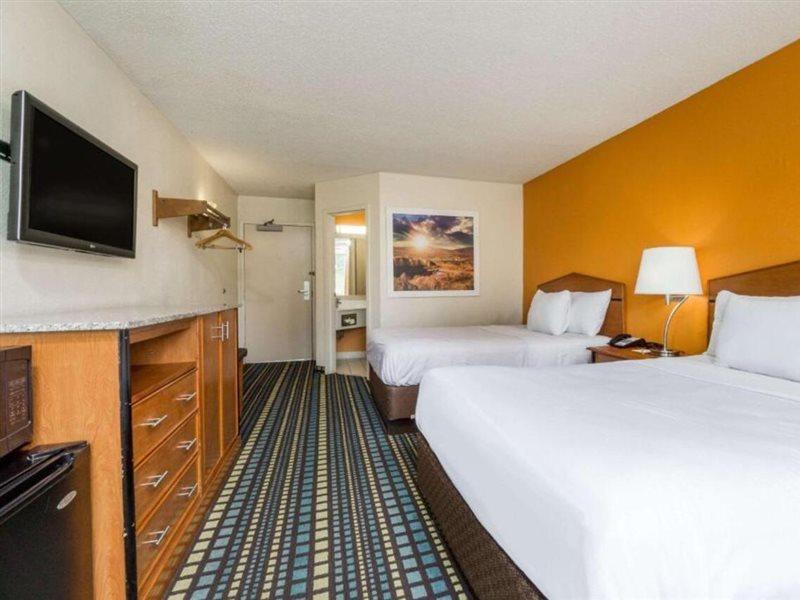 Days Inn By Wyndham Florence Cincinnati Area Zewnętrze zdjęcie