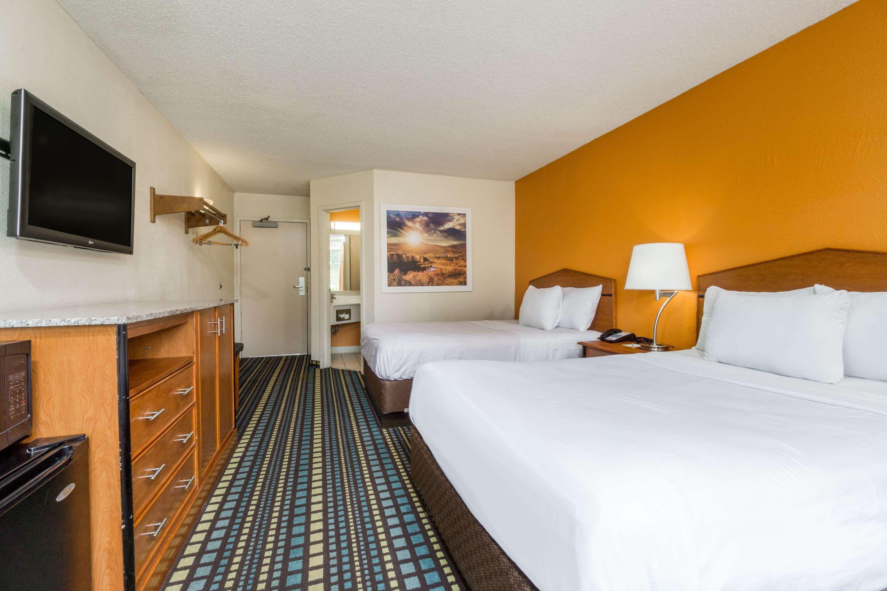 Days Inn By Wyndham Florence Cincinnati Area Zewnętrze zdjęcie