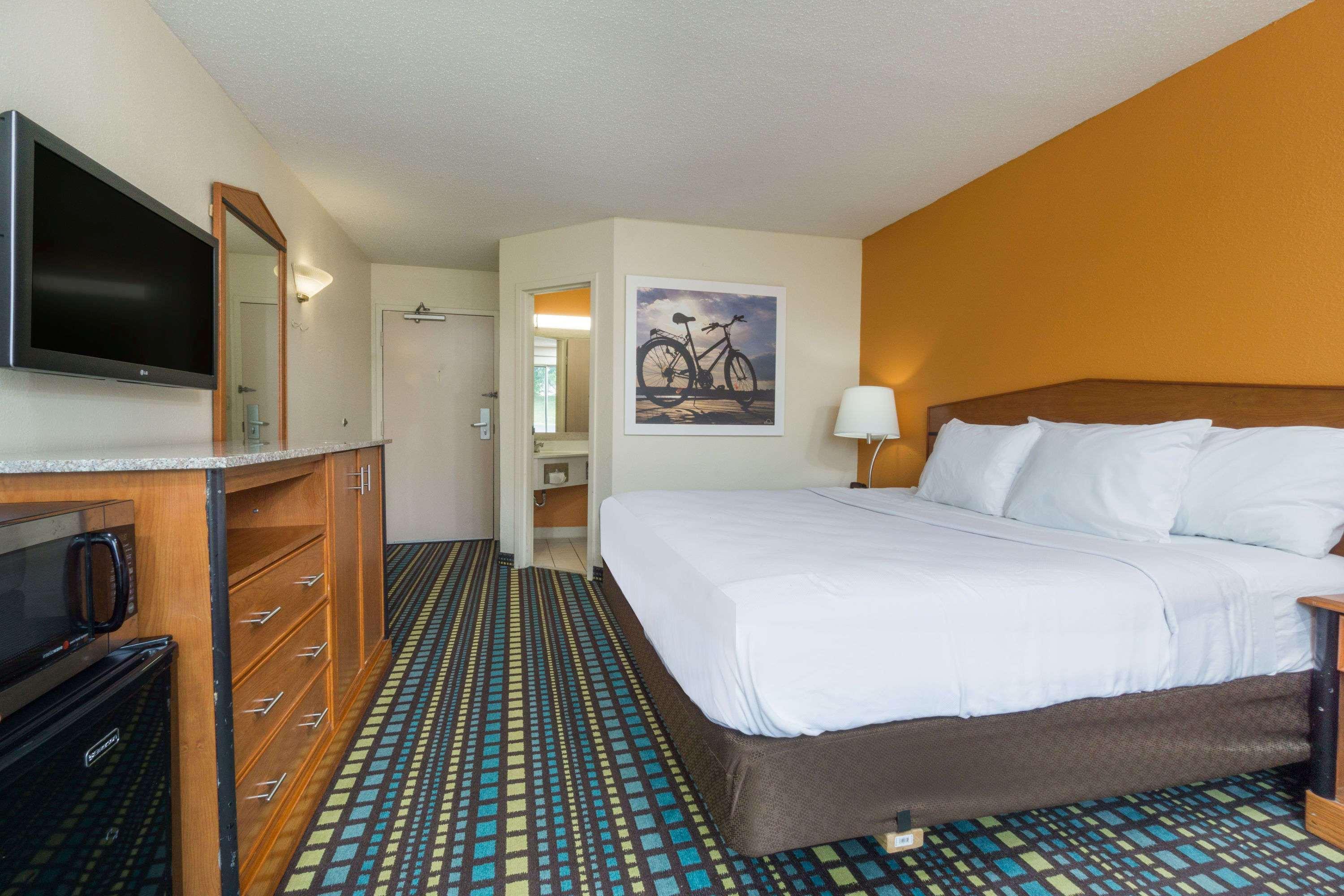 Days Inn By Wyndham Florence Cincinnati Area Zewnętrze zdjęcie
