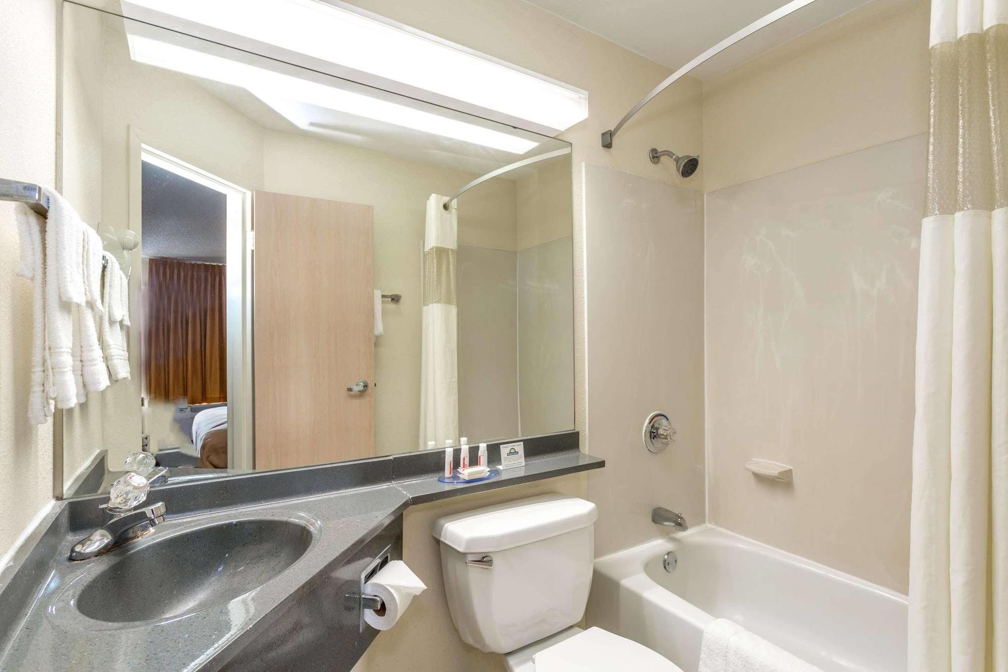 Days Inn By Wyndham Florence Cincinnati Area Zewnętrze zdjęcie