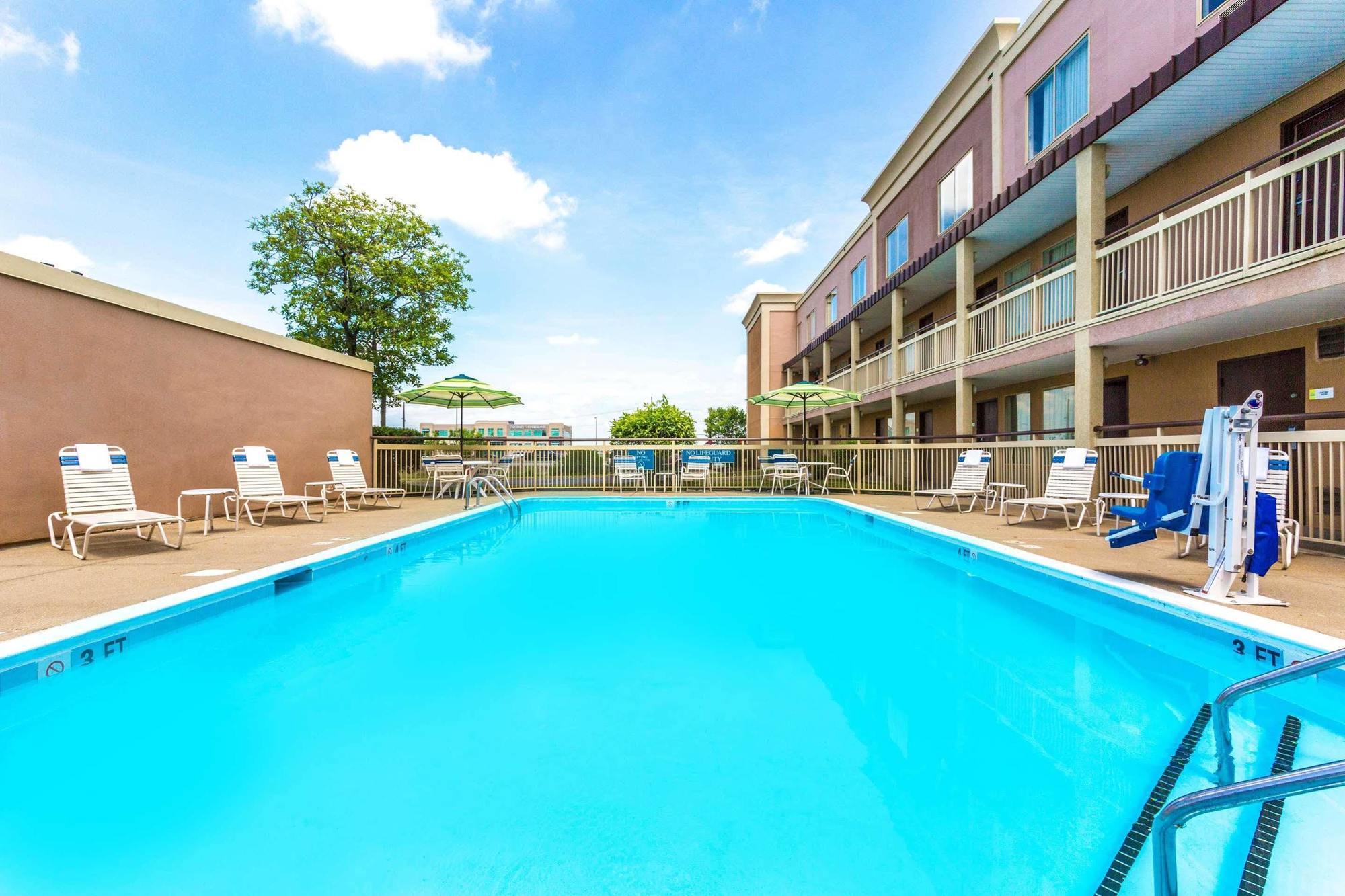 Days Inn By Wyndham Florence Cincinnati Area Zewnętrze zdjęcie