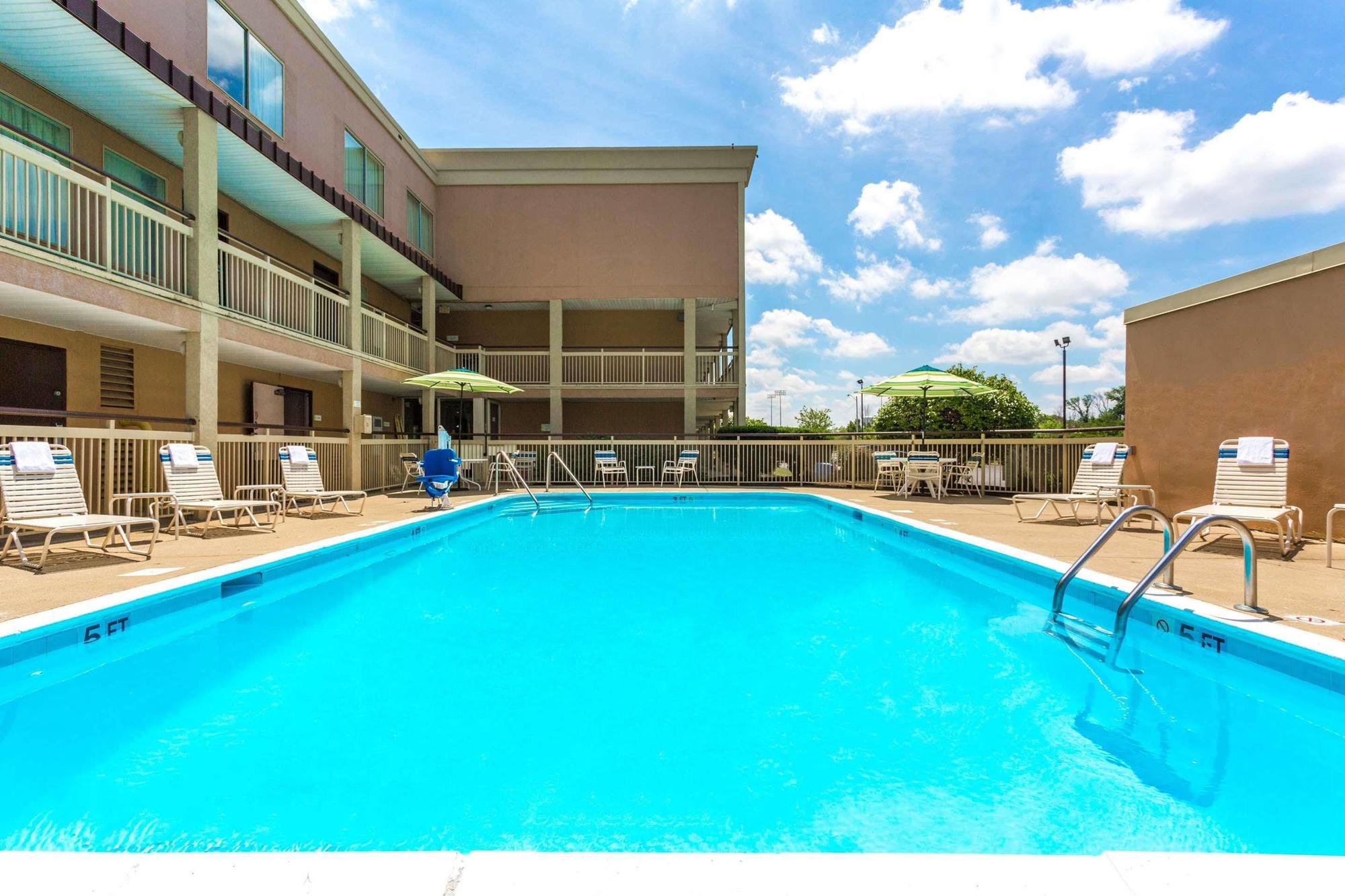 Days Inn By Wyndham Florence Cincinnati Area Zewnętrze zdjęcie